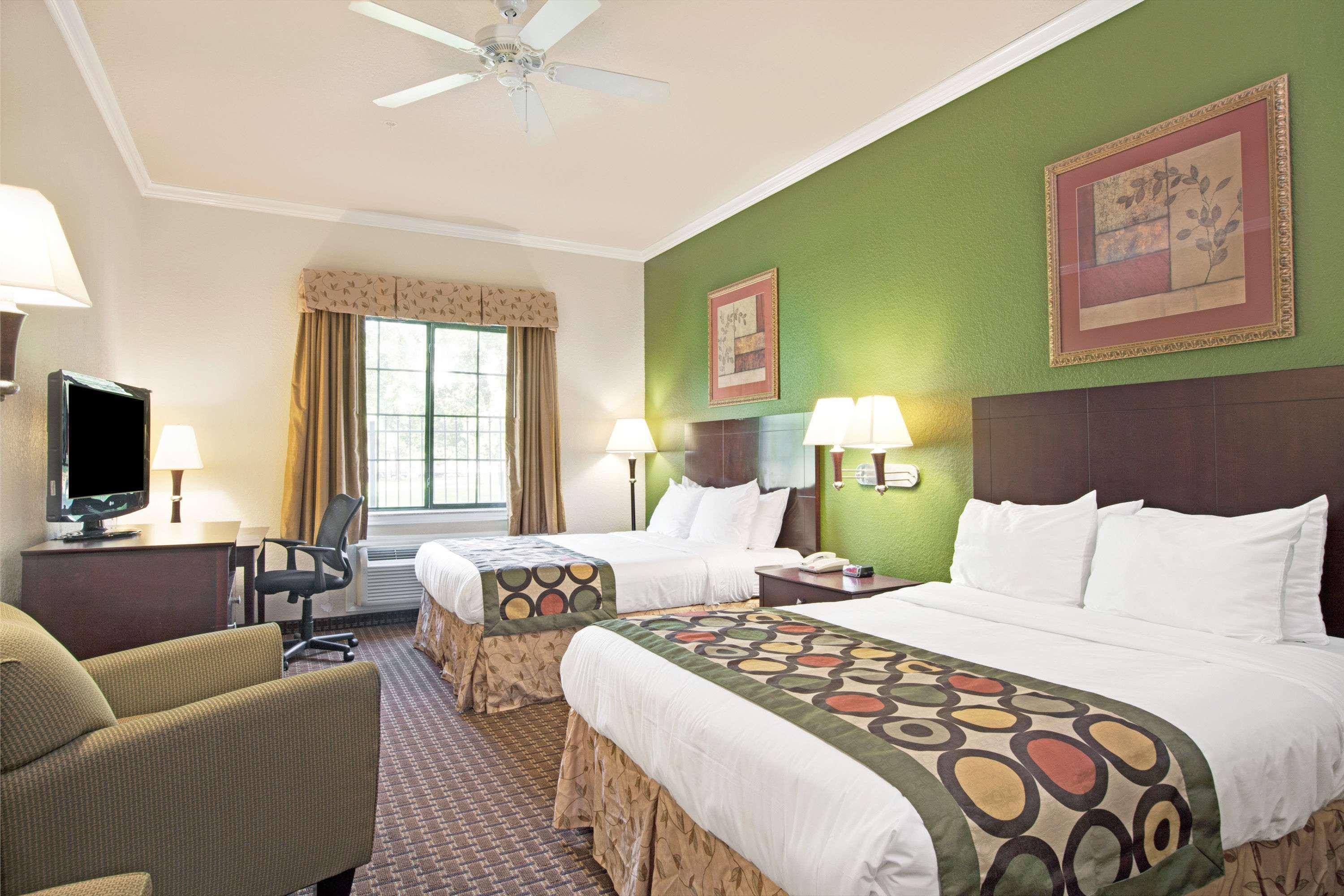 Super 8 By Wyndham Iah West/Greenspoint Aldine Extérieur photo
