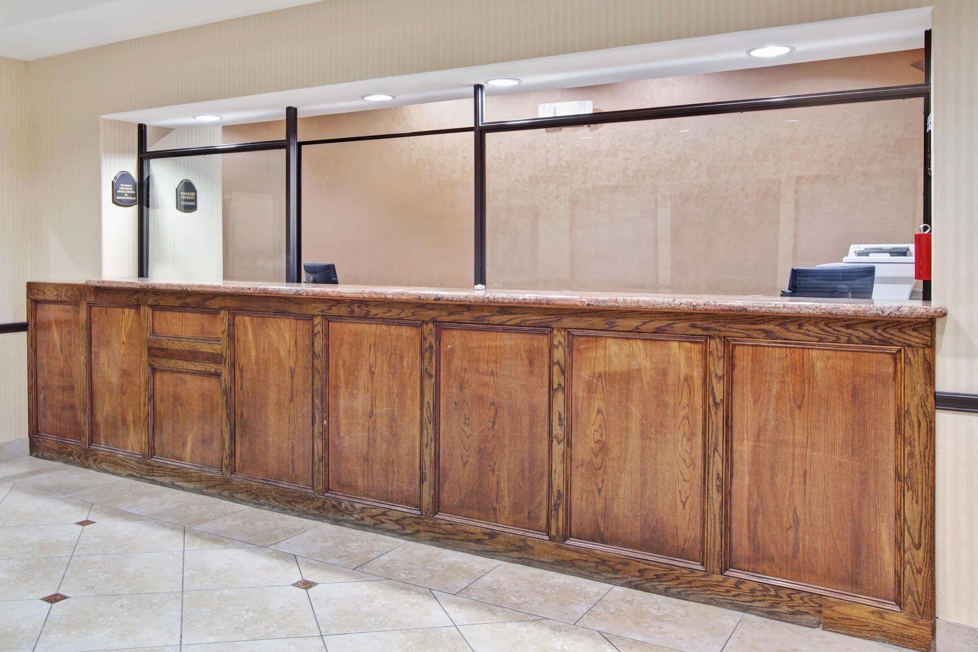 Super 8 By Wyndham Iah West/Greenspoint Aldine Extérieur photo